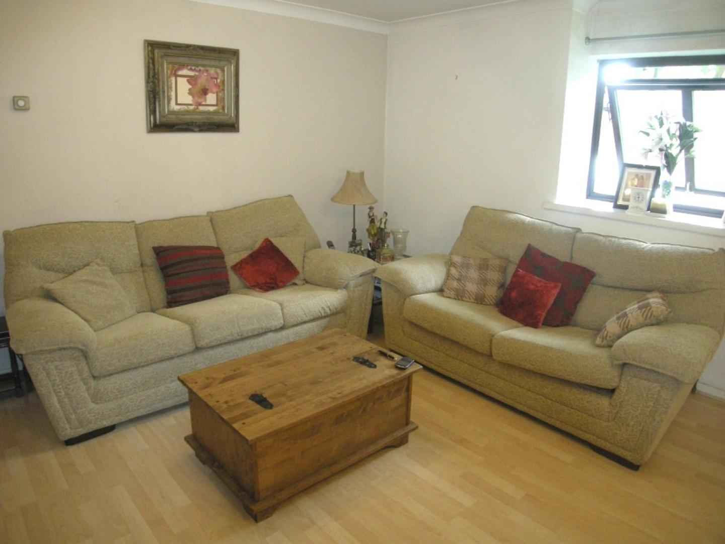 			NEAR MIDDLESEX UNI!, 2 Bedroom, 1 bath, 1 reception Flat			 Wheatley Close, HENDON
